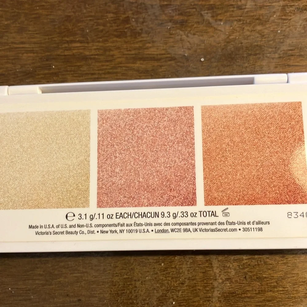 Victoria’s Secret rare & htf Glow makeup bundle NWT - Picture 6 of 14